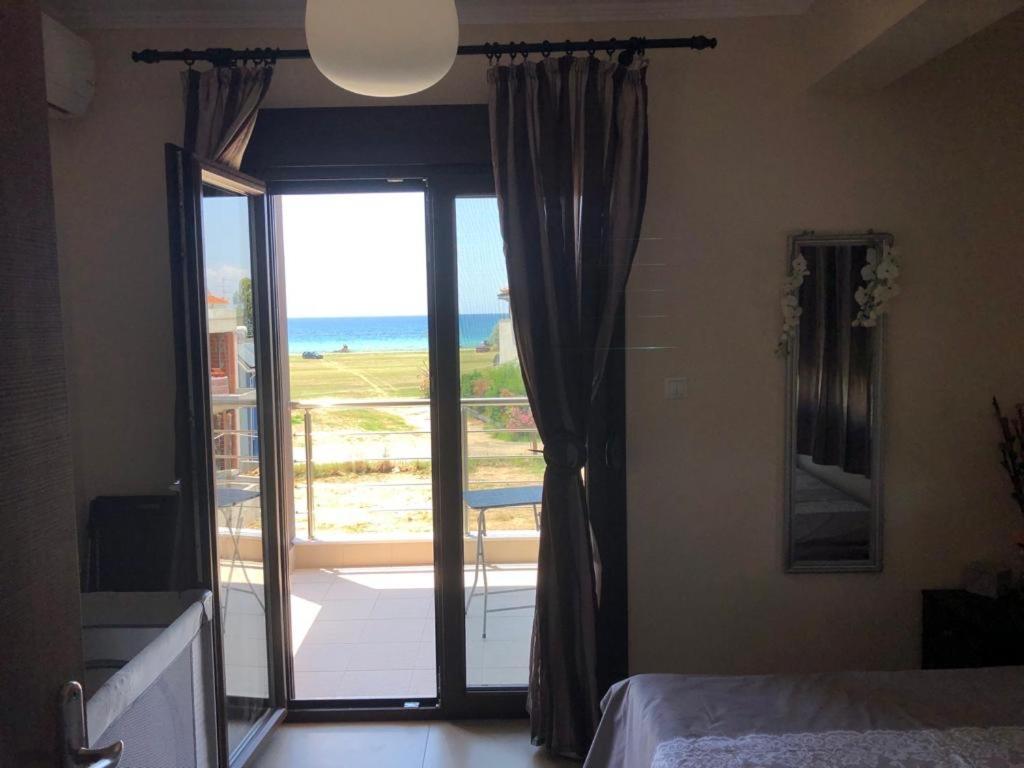 Am Beach House Nea Moudania Bagian luar foto