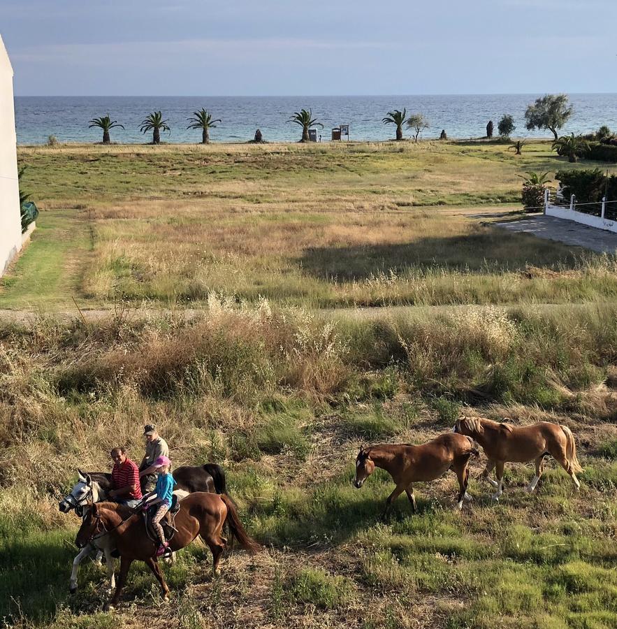 Am Beach House Nea Moudania Bagian luar foto